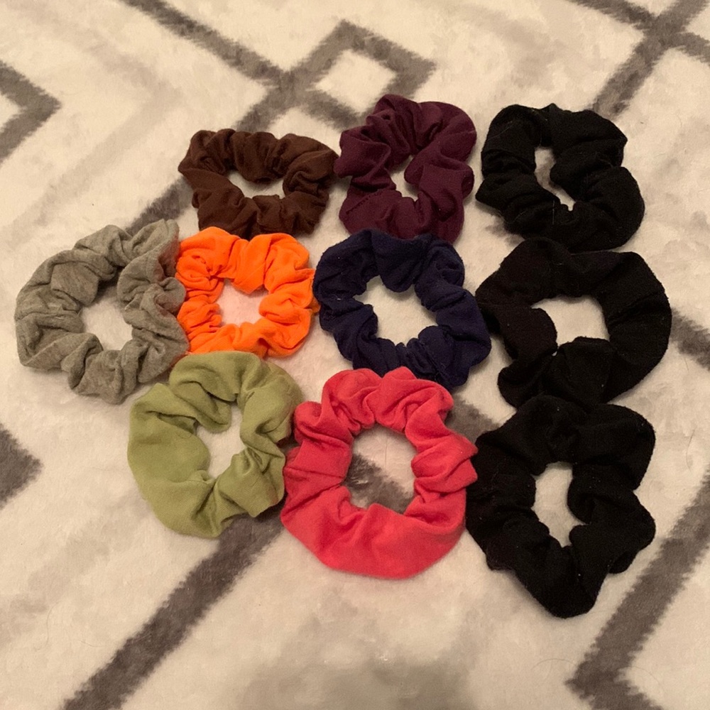 🟣EUC 10pc Cotton Scrunchies